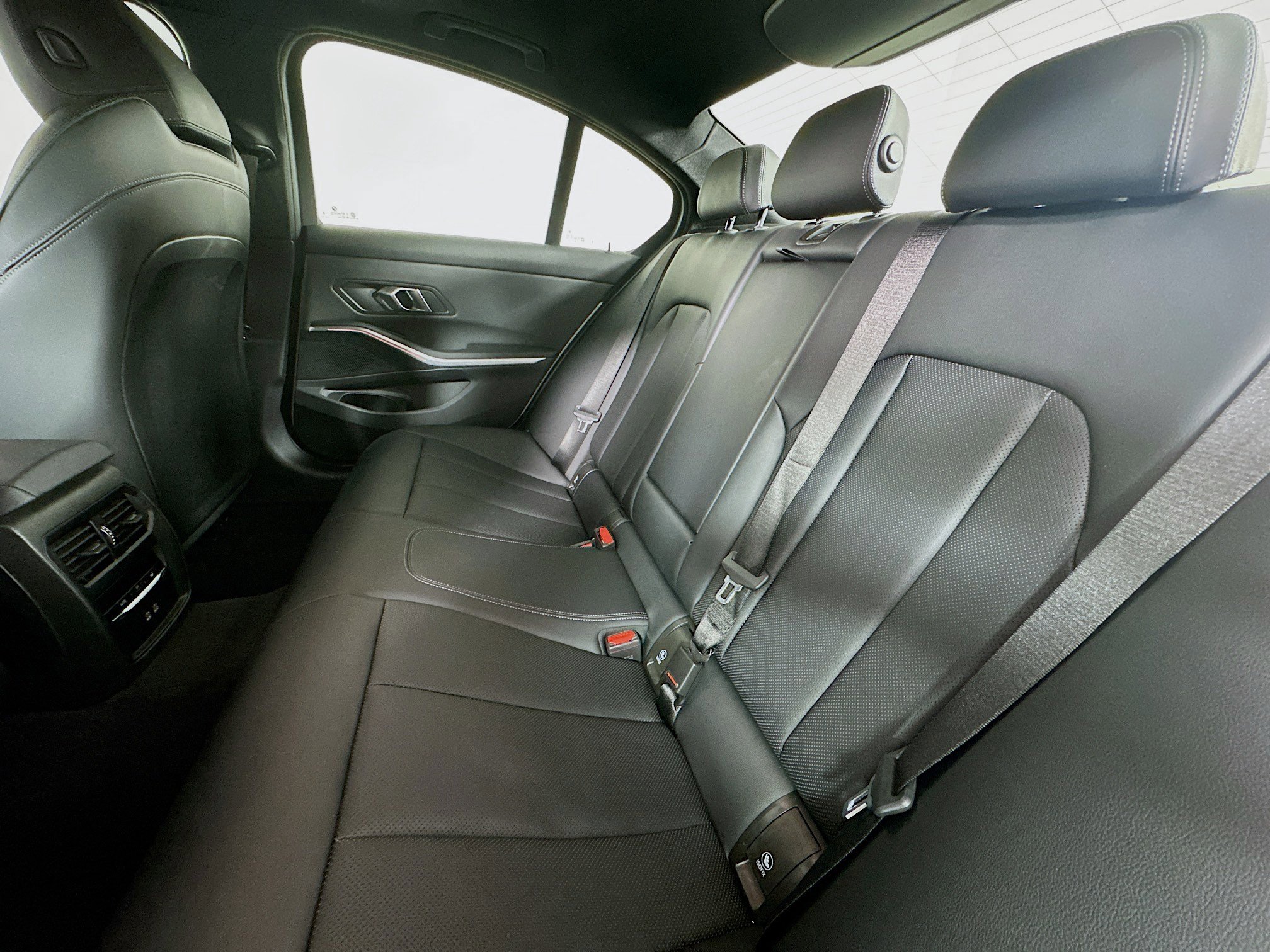 Used 2025 BMW 330i Sedan image 29