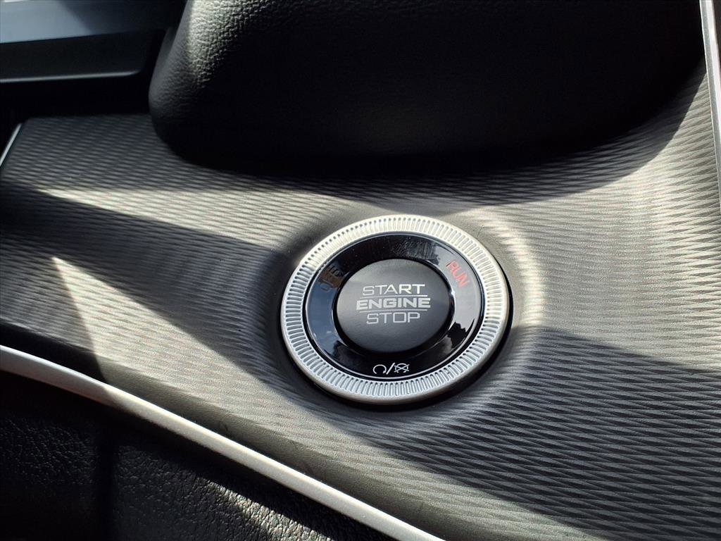 New 2025 Jeep Grand Cherokee Altitude image 9