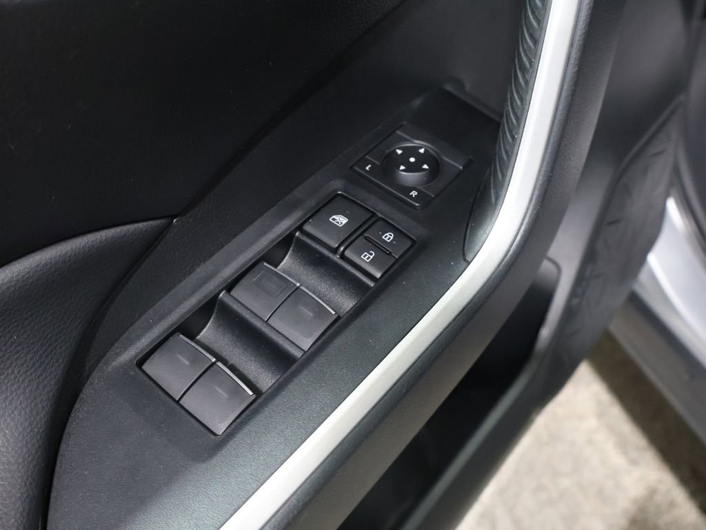 Used 2023 Toyota RAV4 XLE Premium image 14