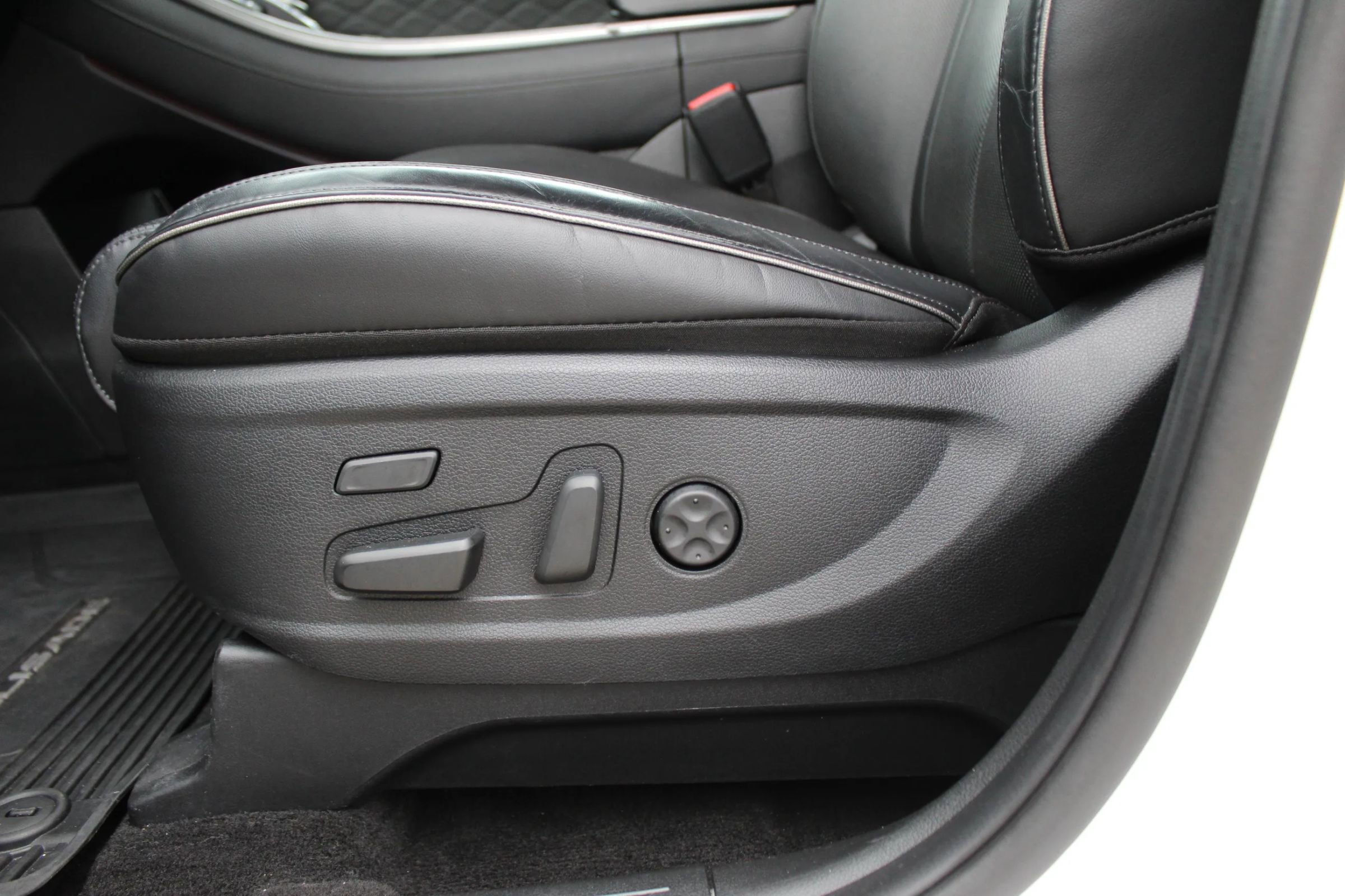 Used 2021 Hyundai Palisade Calligraphy w/ Winter Package image 12