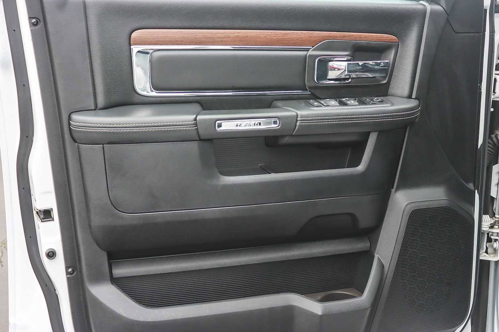 Used 2016 RAM 2500 Laramie w/ Convenience Group image 19