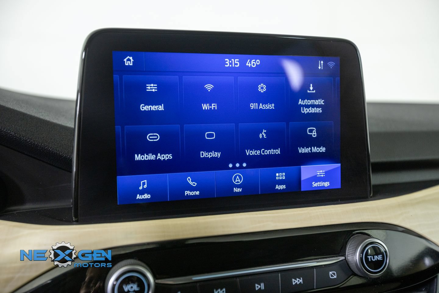 Used 2021 Ford Escape Titanium w/ Titanium Elite Package AWD/4WD image 24