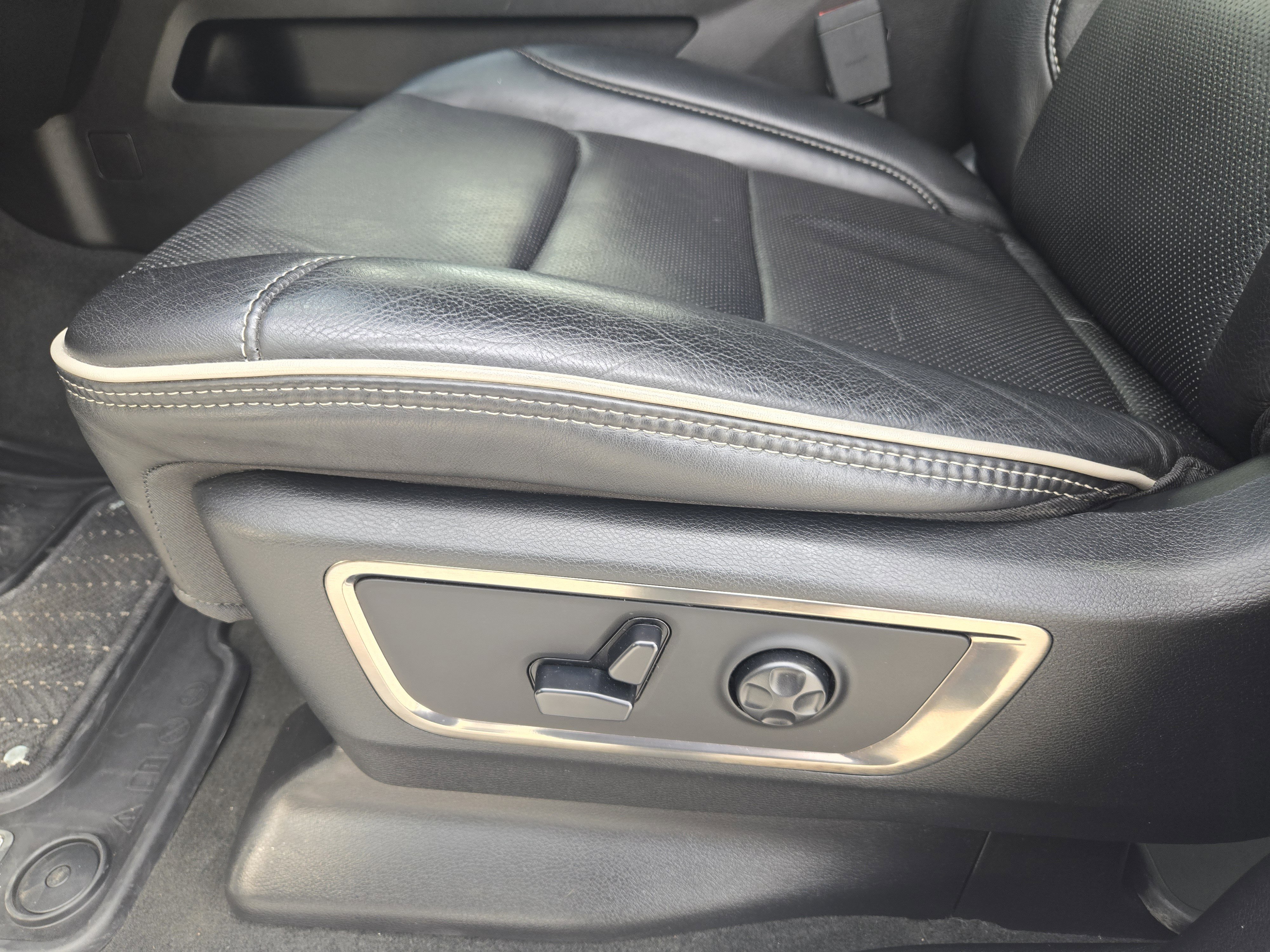 Used 2020 RAM 1500 Limited image 27