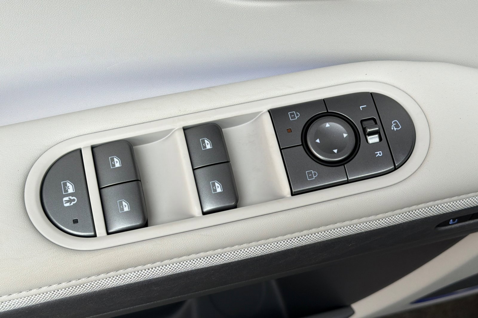 New 2026 Hyundai Ioniq 5 Limited image 12