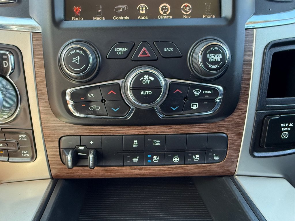 Used 2014 RAM 1500 Laramie w/ Convenience Group AWD/4WD image 33