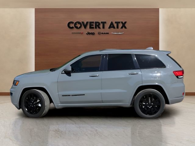 Used 2021 Jeep Grand Cherokee Laredo X image 2