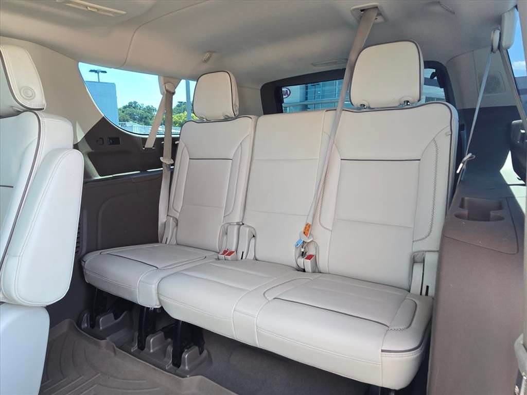 Used 2022 GMC Yukon XL Denali AWD/4WD image 14