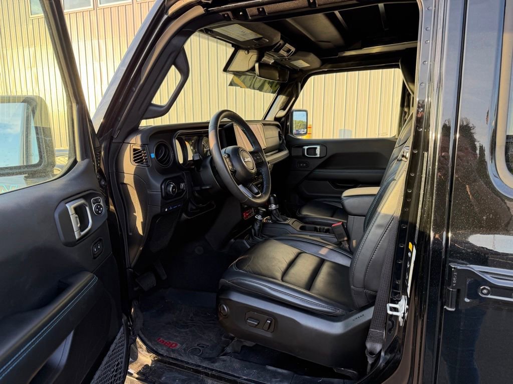 Used 2024 Jeep Wrangler Unlimited Rubicon 4xe AWD/4WD image 15