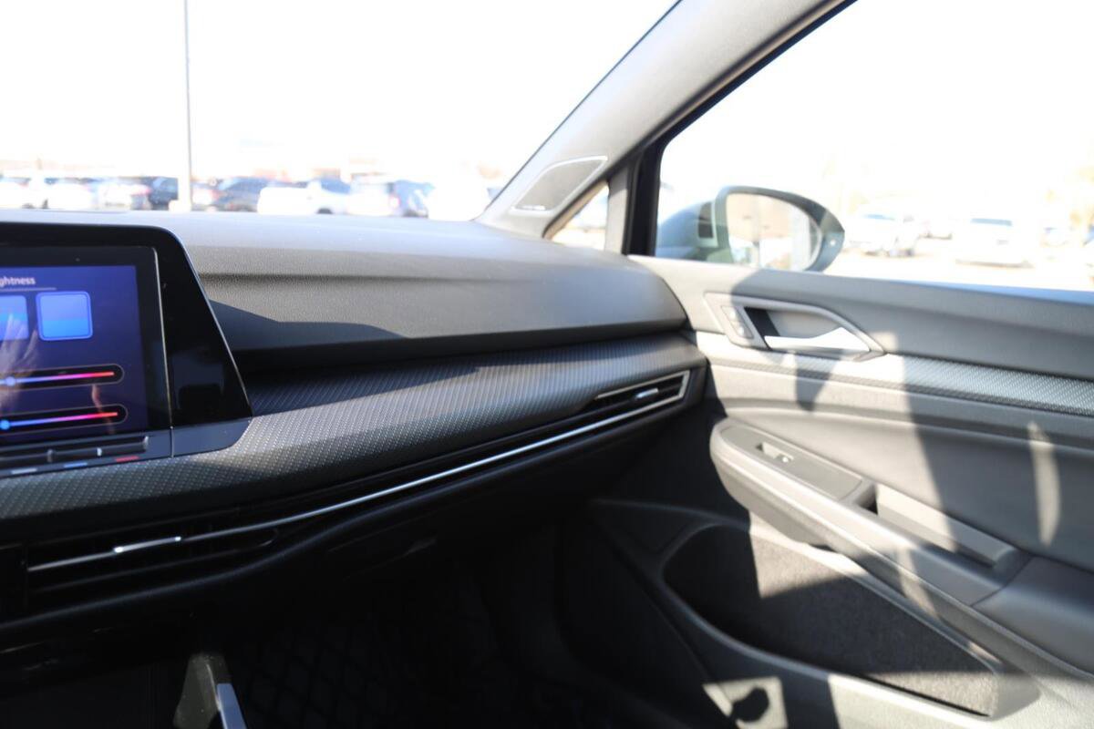 Used 2024 Volkswagen Golf R image 17