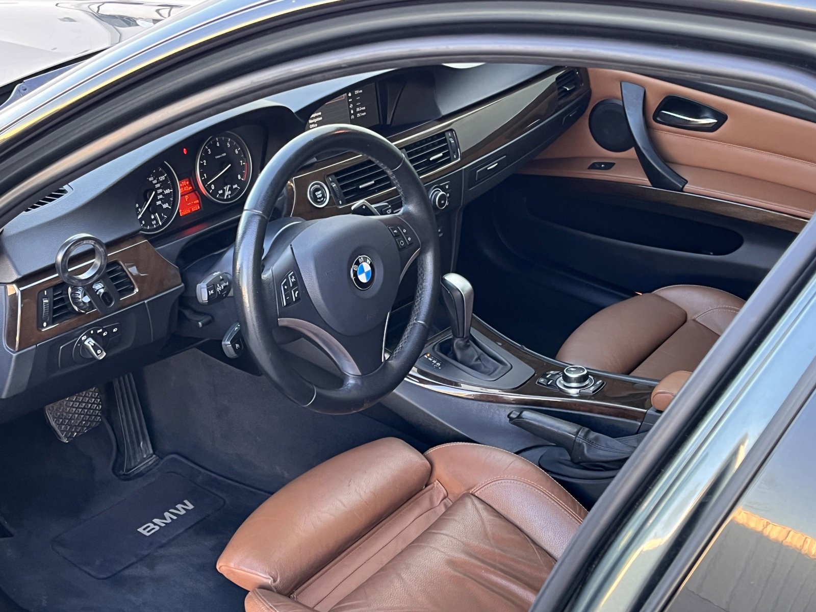 Used 2011 BMW 335i 4dr Sdn 335i RWD image 11