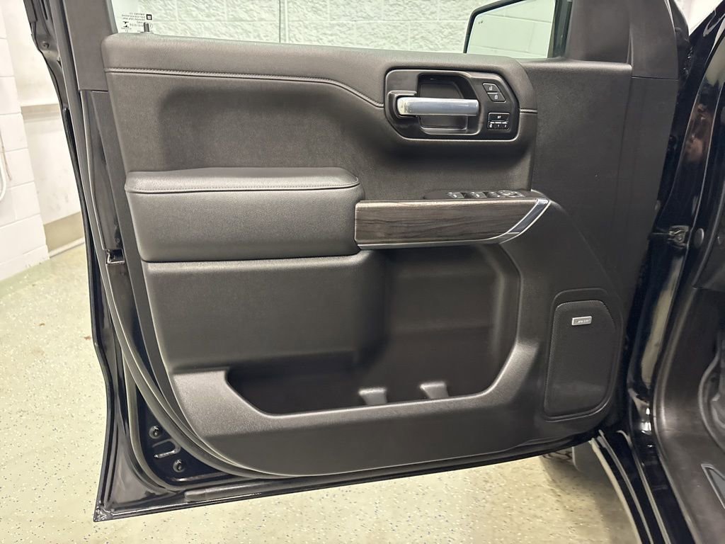 Used 2021 Chevrolet Silverado 1500 LTZ AWD/4WD image 16