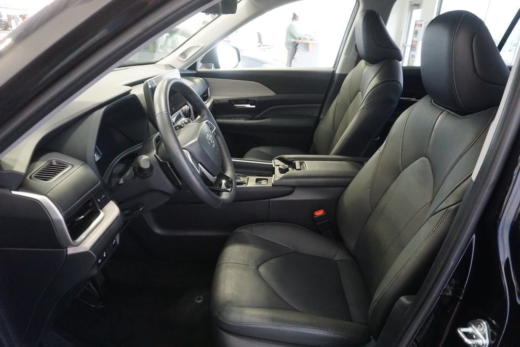 Used 2024 Toyota Grand Highlander AWD image 23