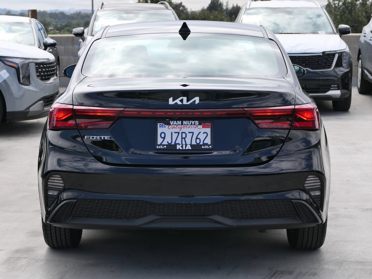 Used 2024 Kia Forte LXS w/ LXS Technology Package FWD image 4