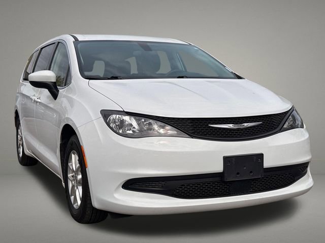 Used 2022 Chrysler Voyager LX FWD image 8