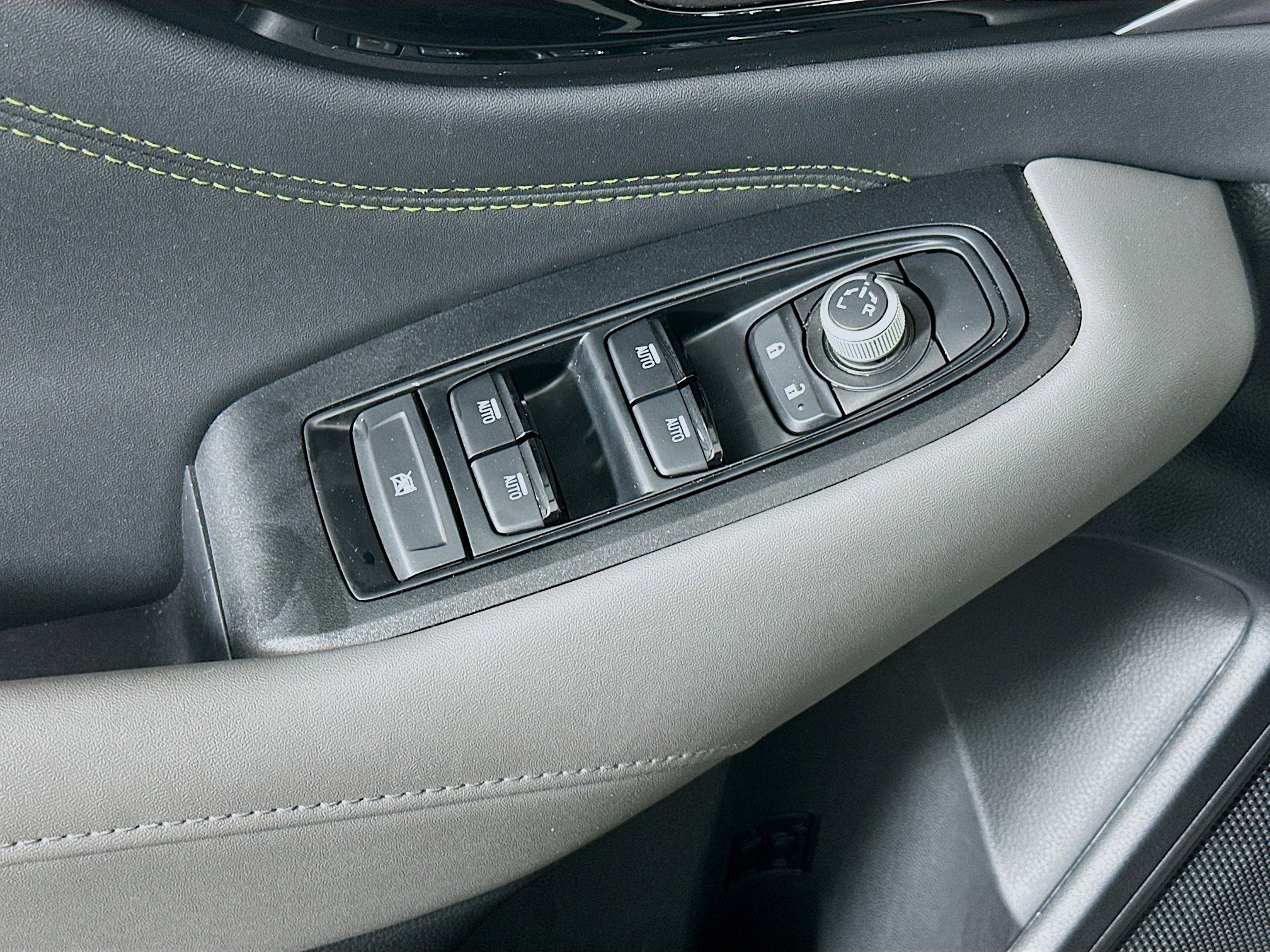 Used 2025 Subaru Outback Onyx Edition image 15