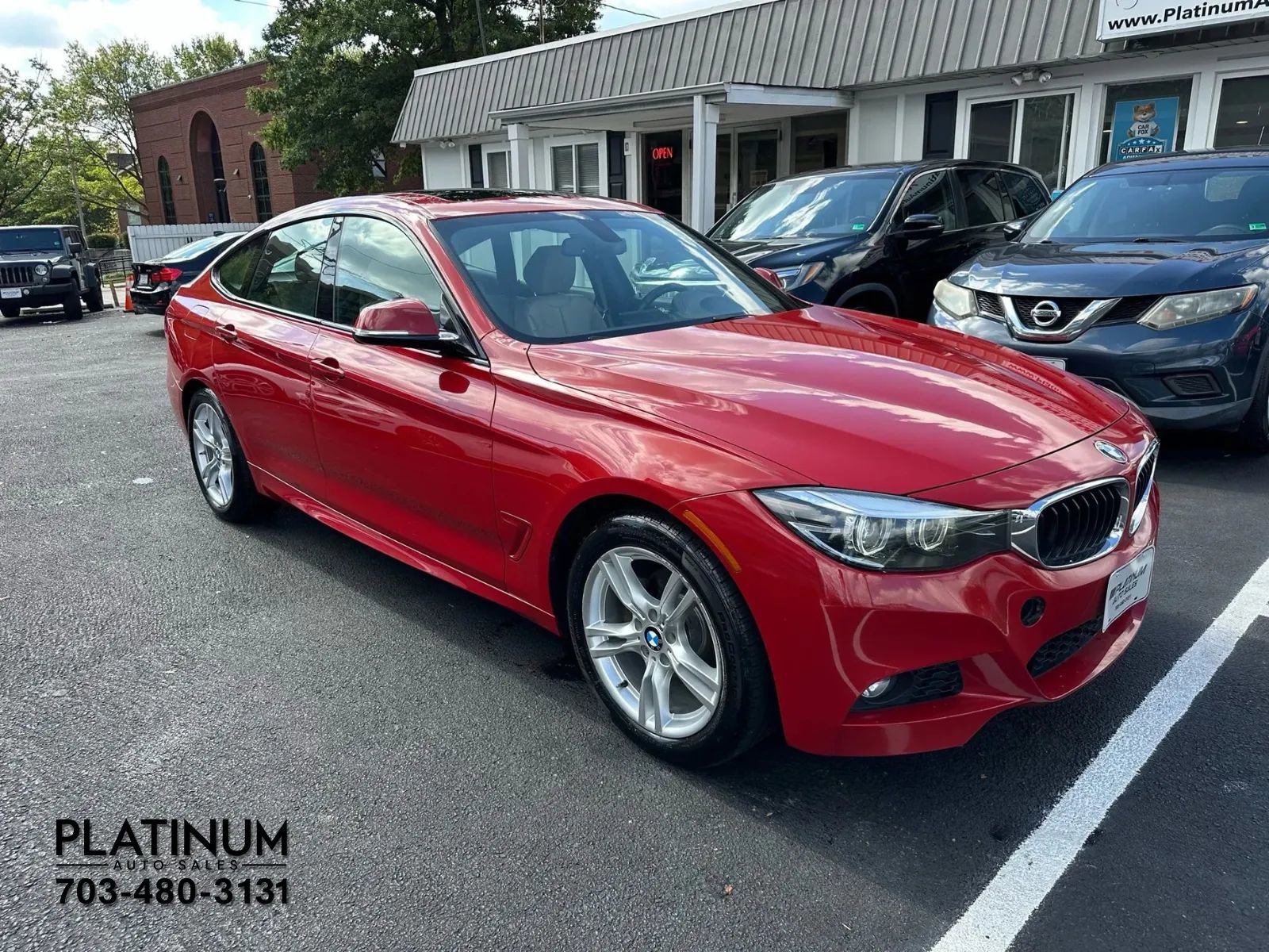 Used 2018 BMW 330i Gran Turismo xDrive image 4
