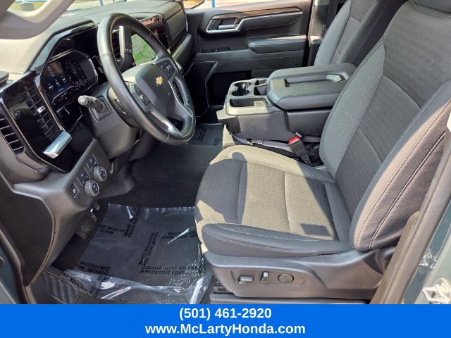 Used 2025 Chevrolet Silverado 1500 LT AWD/4WD image 9