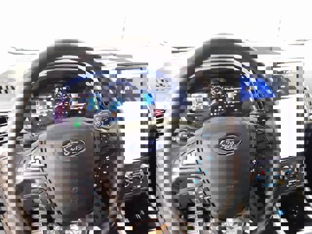 Used 2024 Ford Edge SE w/ Black Appearance Package image 8