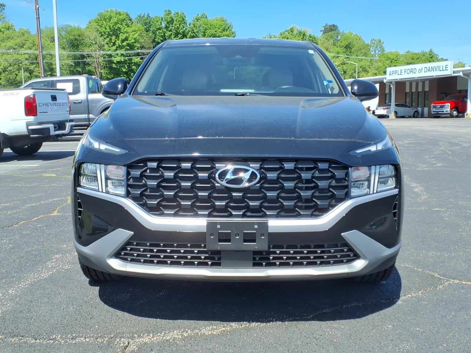 Used 2023 Hyundai Santa Fe SE w/ Cargo Package FWD image 3
