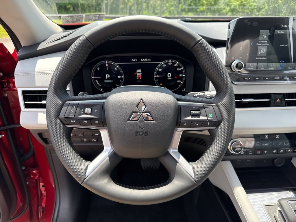 New 2025 Mitsubishi Outlander SEL image 32