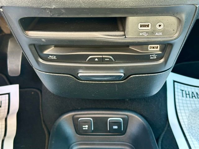 Used 2020 Chrysler Pacifica Limited w/ Advanced Safetytec Group FWD image 35