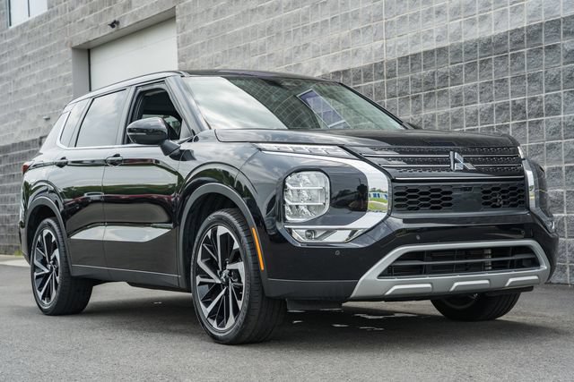 Used 2024 Mitsubishi Outlander SE FWD image 2