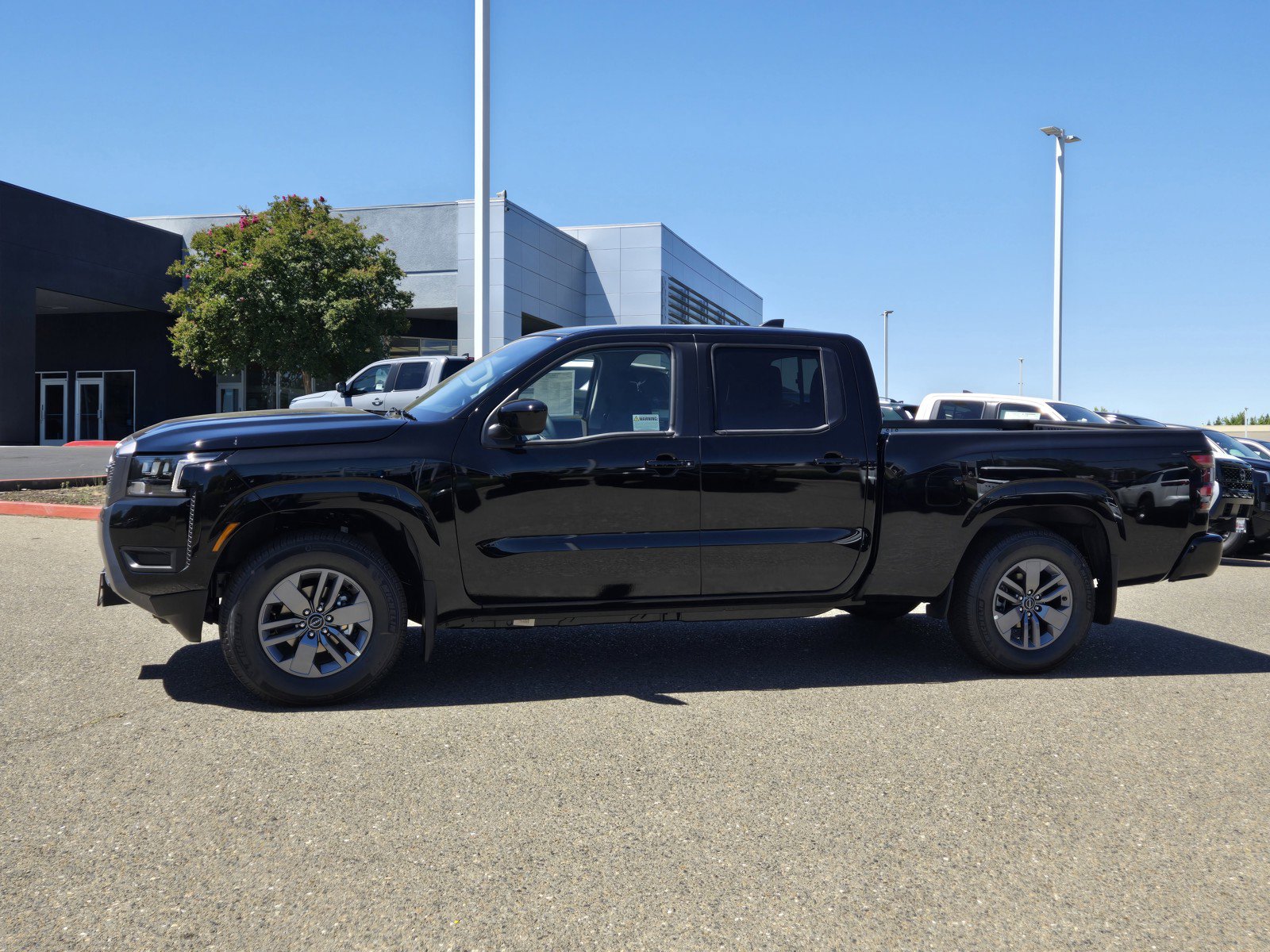New 2026 Nissan Frontier SV w/ SV Convenience Package RWD image 7