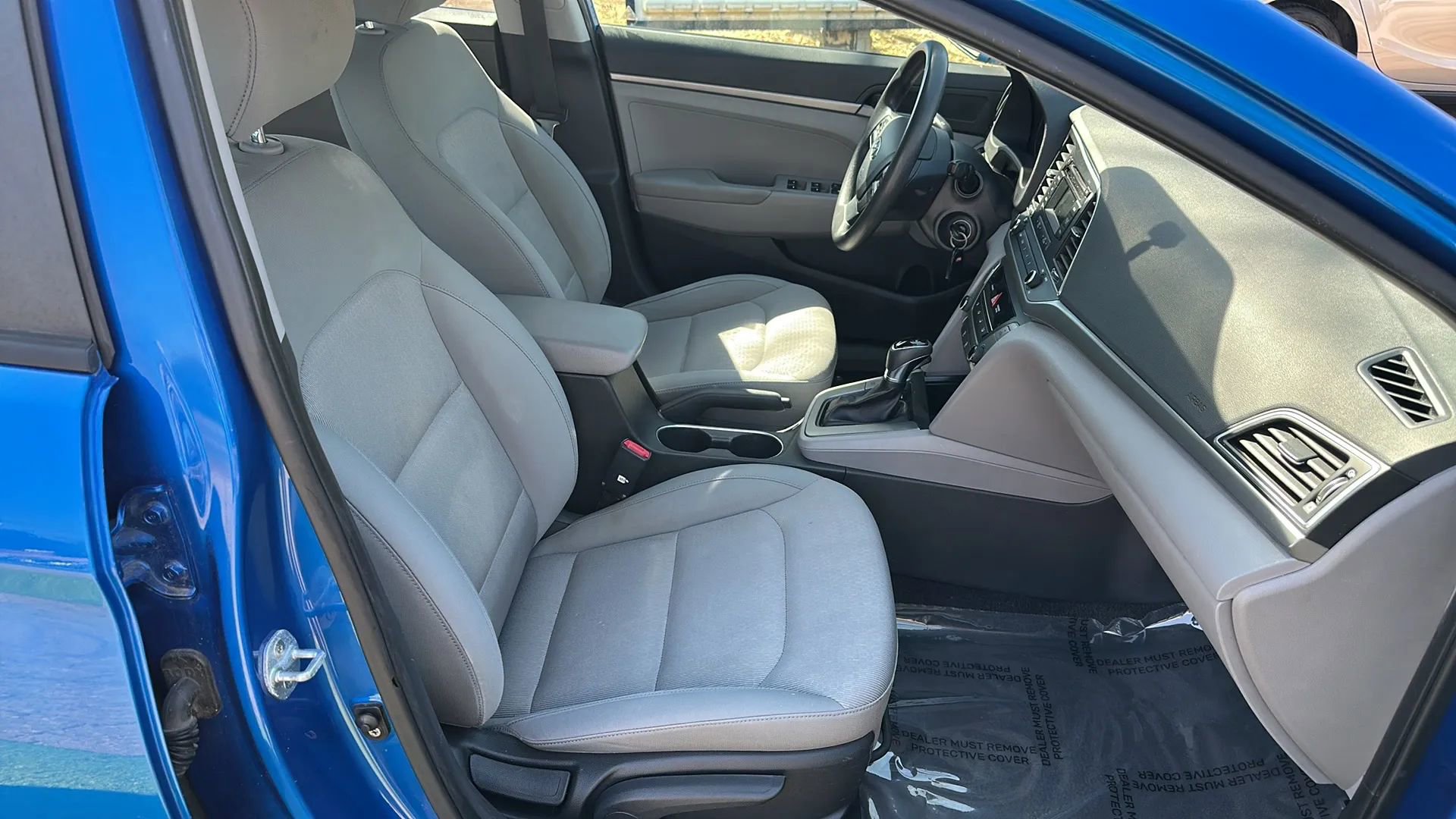Used 2017 Hyundai Elantra SE image 23
