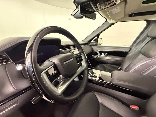 Used 2025 Land Rover Range Rover Long Wheelbase Autobiography AWD/4WD image 6