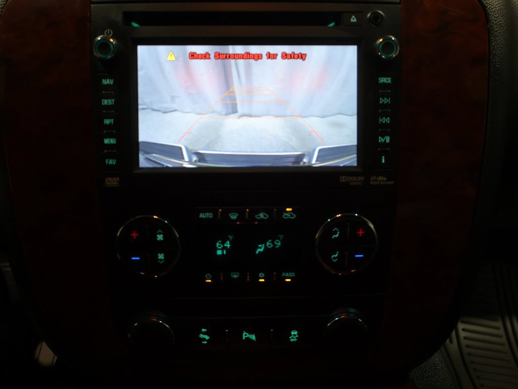Used 2013 Chevrolet Avalanche LTZ AWD/4WD image 26