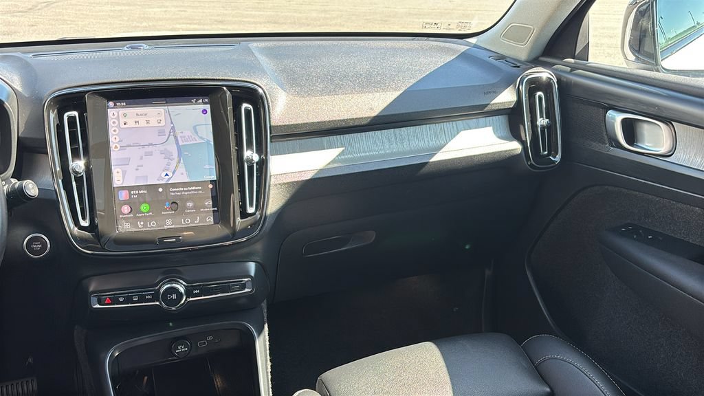 Certified 2026 Volvo XC40 B5 Plus AWD/4WD image 8