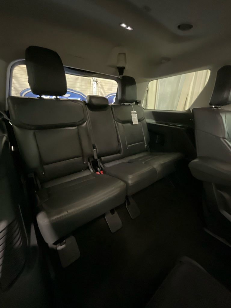 Used 2025 Ford Expedition Active image 13