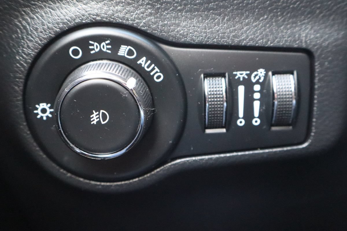 Used 2019 Jeep Compass Limited AWD/4WD image 29