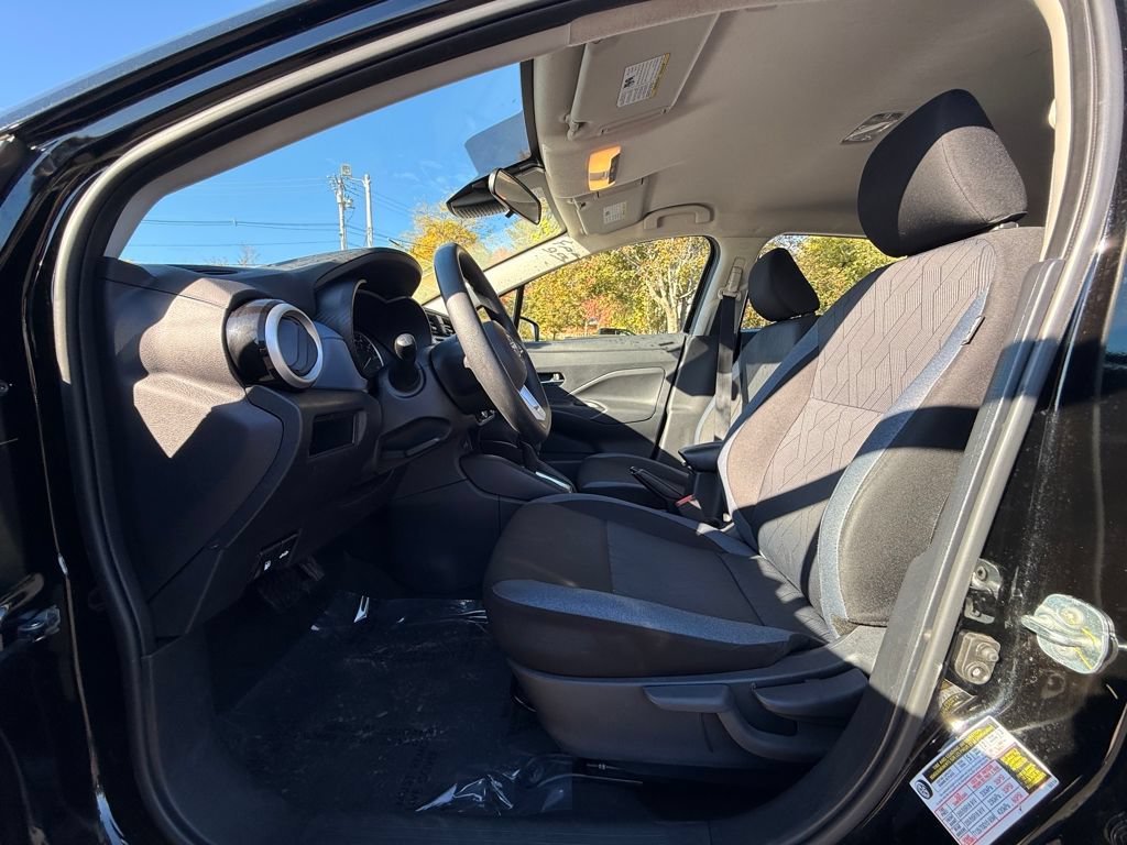 Used 2023 Nissan Versa SV FWD image 22