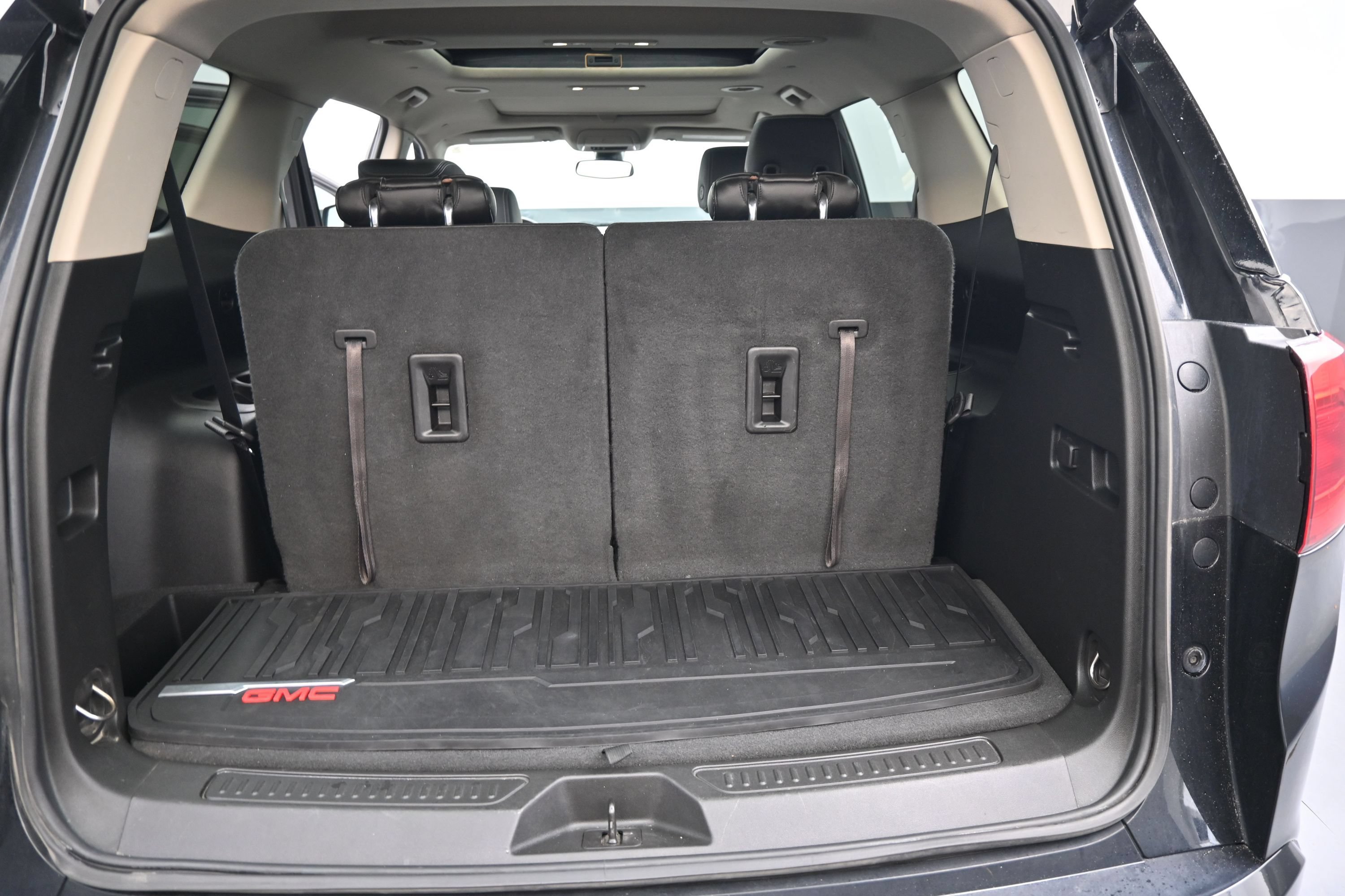 Used 2018 GMC Acadia Denali w/ Technology Package AWD/4WD image 18