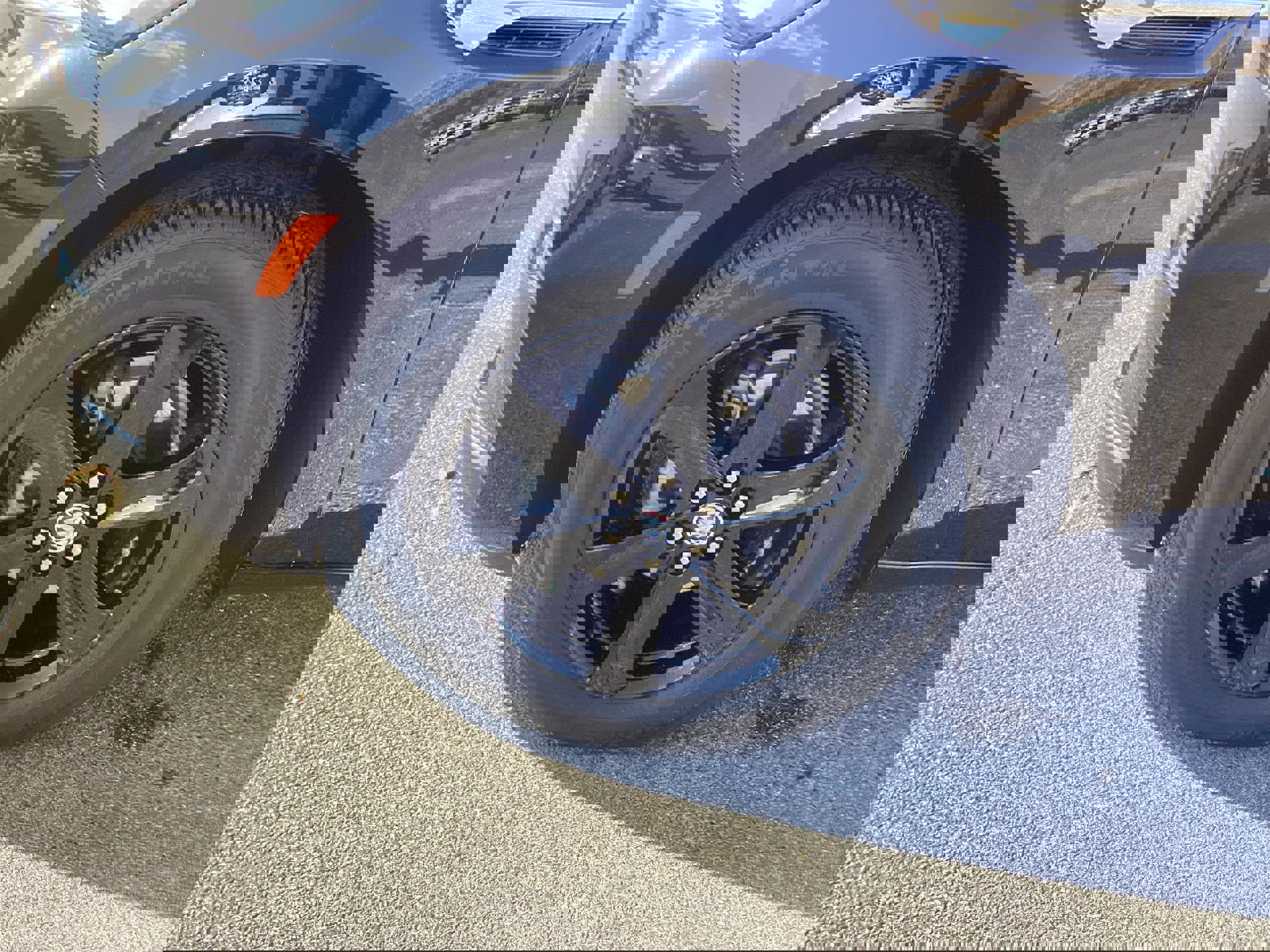 Used 2024 Buick Enclave Essence w/ Experience Buick Package image 9