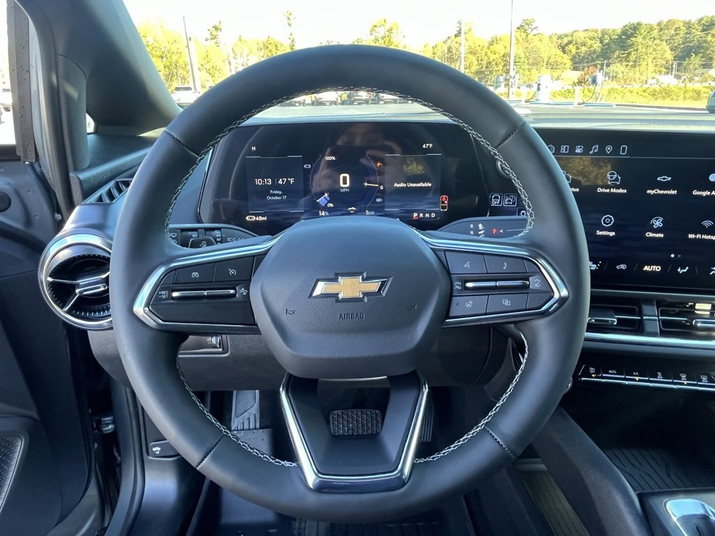 New 2026 Chevrolet Equinox EV LT image 2