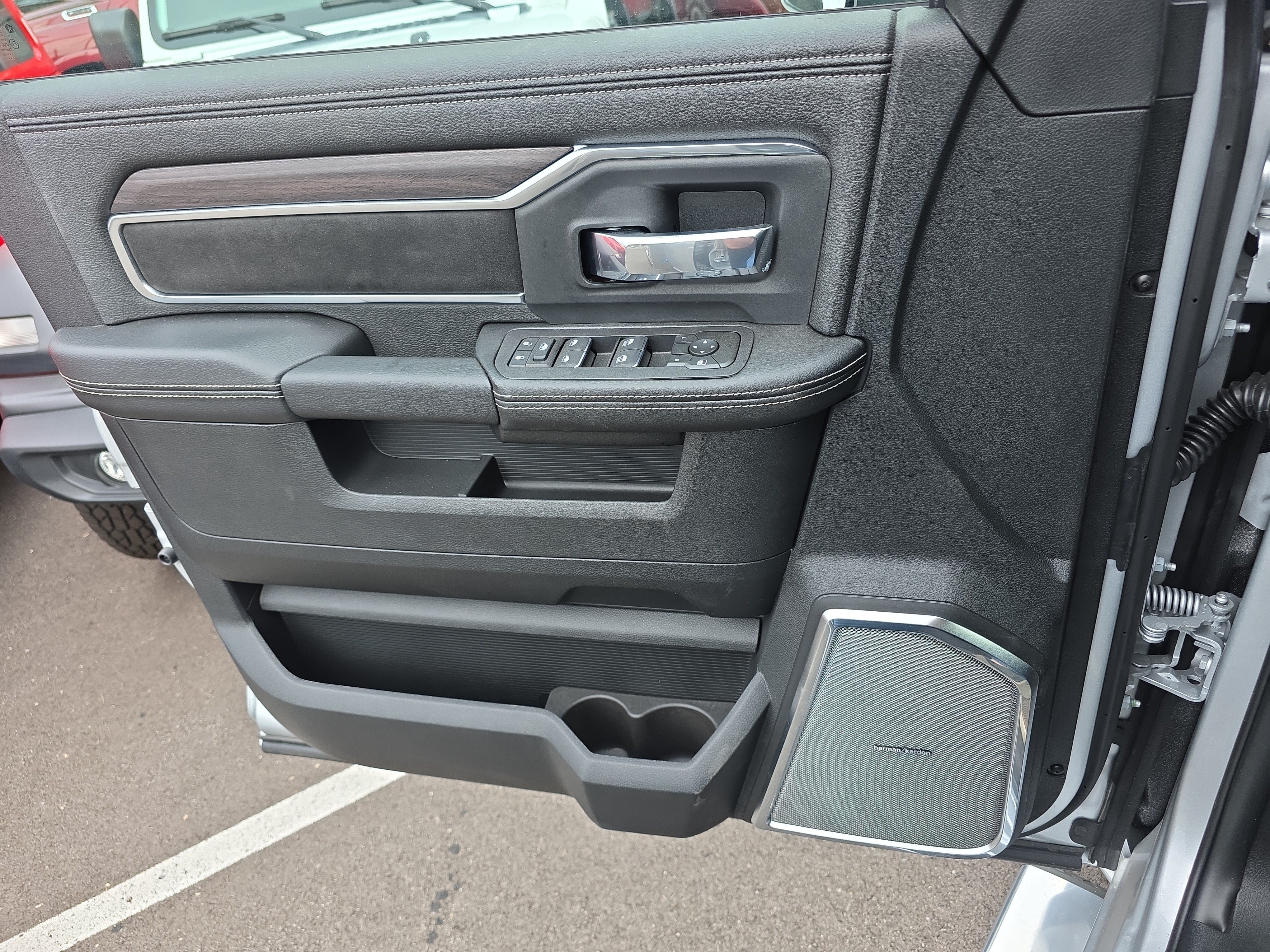 New 2026 RAM 5500 4x4 Crew Cab w/ Laramie Trim Package image 19
