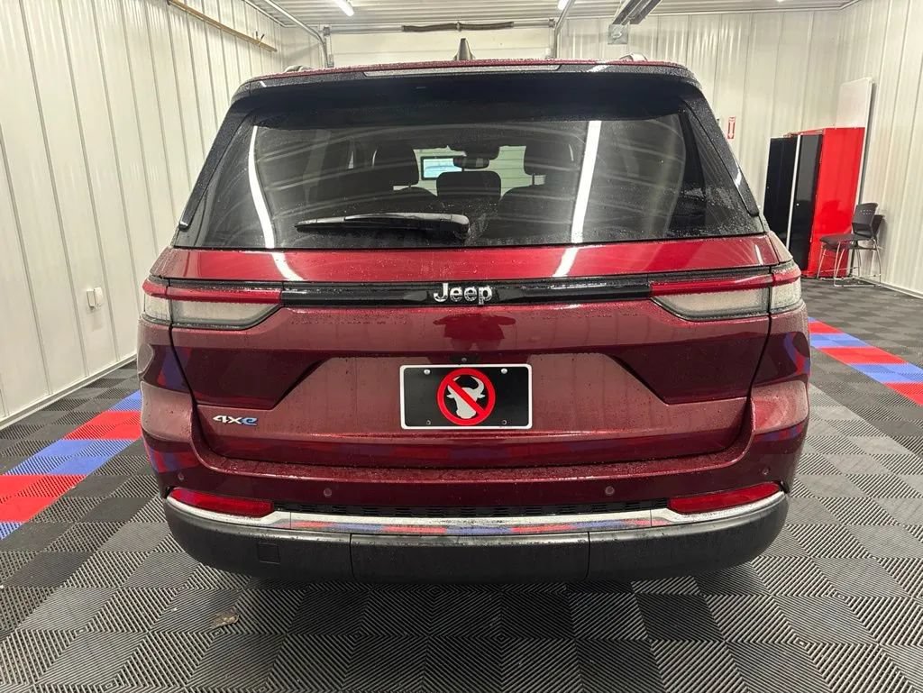 Used 2022 Jeep Grand Cherokee Limited 4xe AWD/4WD image 4
