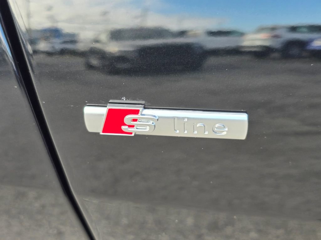 Used 2025 Audi Q8 Prestige w/ Prestige Package image 19