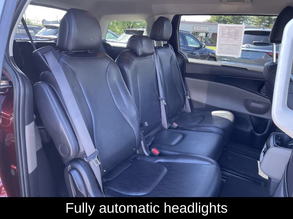 Used 2025 Kia Carnival FWD image 26