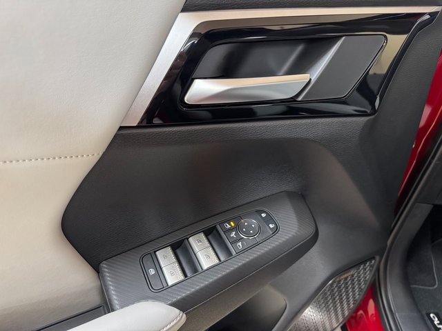 New 2025 Mitsubishi Outlander SE image 7