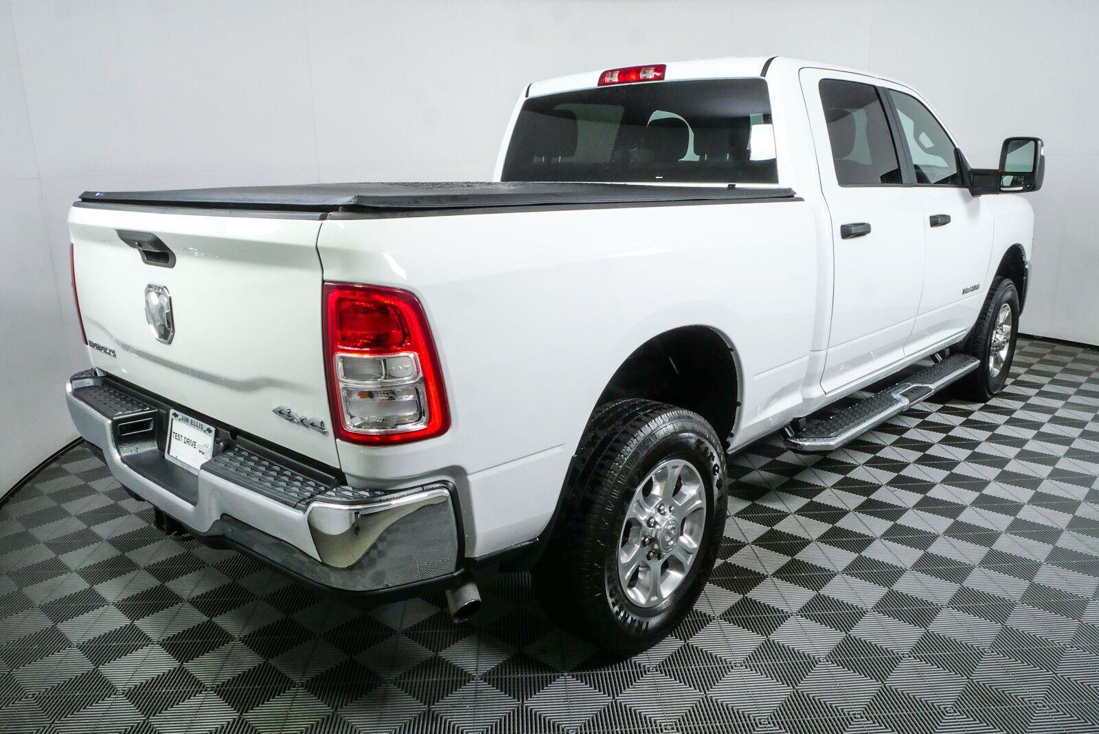 Used 2024 RAM 2500 Big Horn AWD/4WD image 3