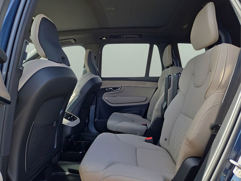 New 2026 Volvo XC90 B6 Plus w/ Protection Package Premier image 13
