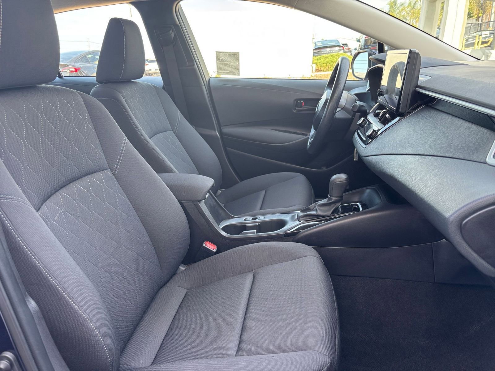 Used 2025 Toyota Corolla LE image 34