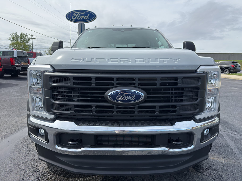 New 2026 Ford F450 XL w/ XL Driver Assist Package AWD/4WD image 3