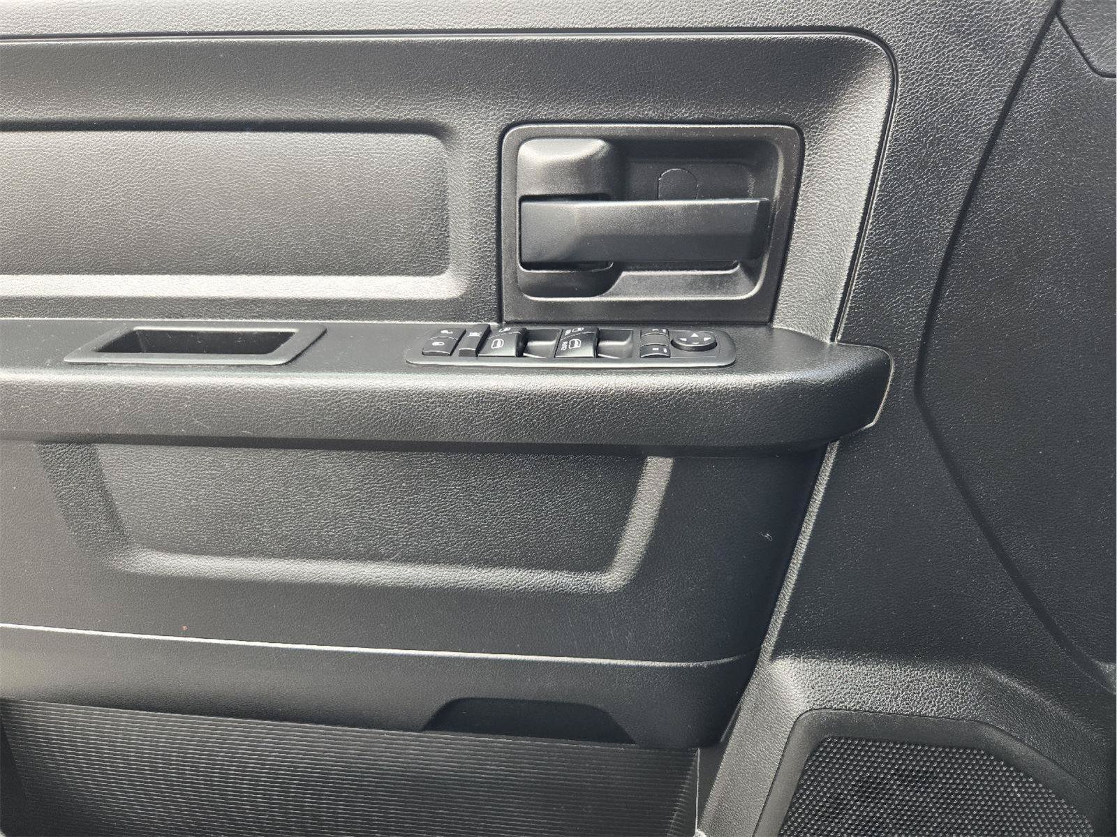 Used 2019 RAM 1500 Tradesman w/ Chrome Appearance Group RWD image 19