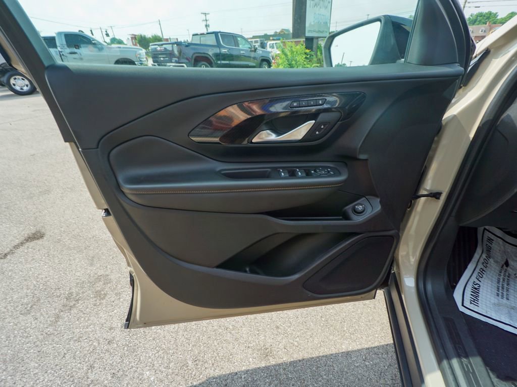 Used 2022 GMC Terrain AT4 image 16