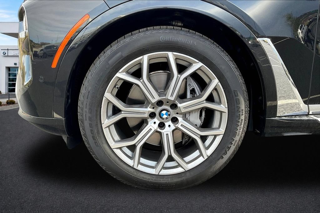 Used 2025 BMW X7 xDrive40i AWD/4WD image 34