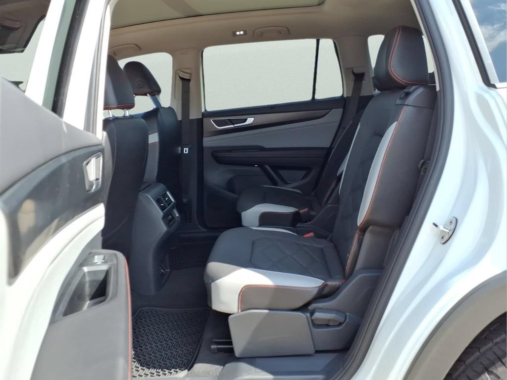 Used 2024 Volkswagen Atlas Peak Edition SEL AWD/4WD image 21
